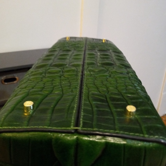 Pijushi croc embossed leather bag - Picture 11 of 15